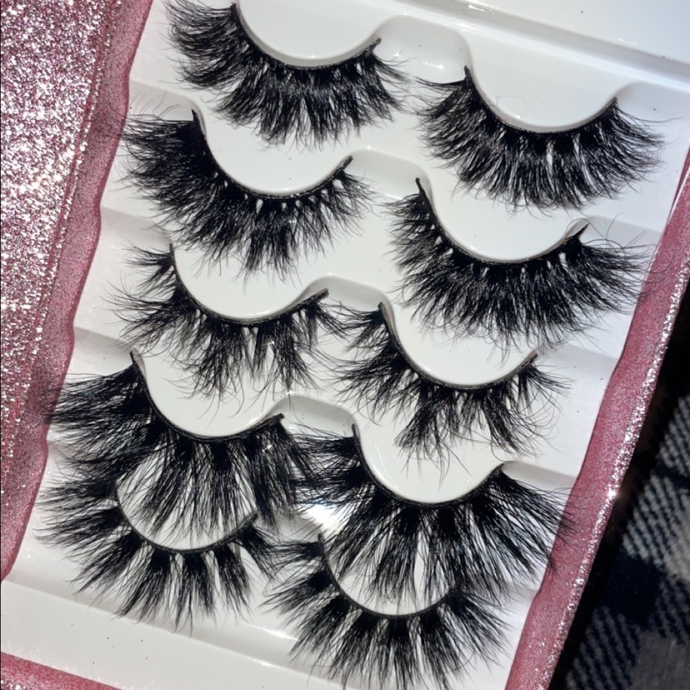 5 pairs of lashes